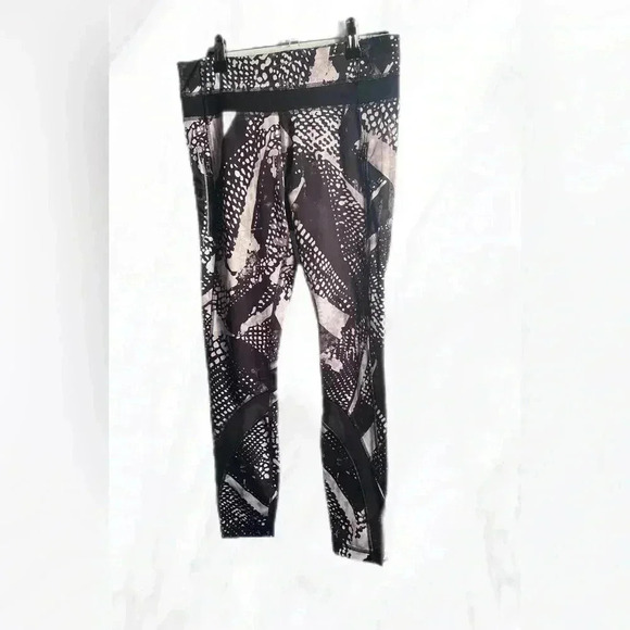 Lululemon Inspire  Tight II (Mesh) Luxtreme Static Mist White Black leggings 6 - Picture 2 of 4